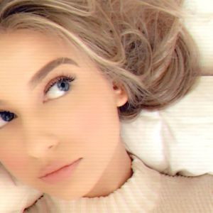 Meet your Posher, Brooke